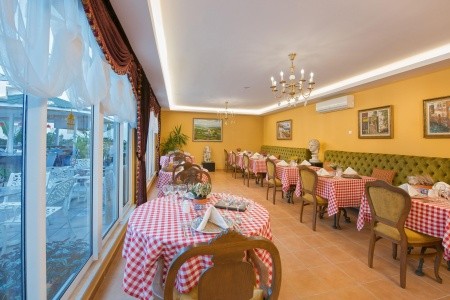 Antique Roman Palace - 10