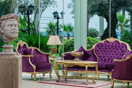 Antique Roman Palace - 21