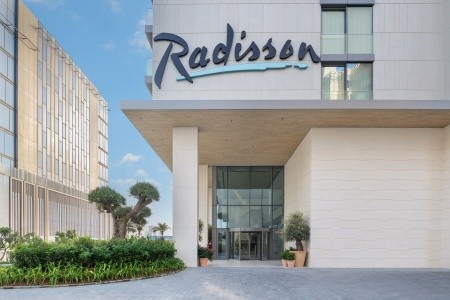 Spojené arabské emiráty Dubaj Radisson Beach Resort Palm Jumeirah 11 dňový pobyt Plná penzia Letecky Letisko: Praha January 2025 (31/01/25-10/02/25)