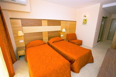 Bulharsko Slnečné Pobrežie Sea Breeze 11 dňový pobyt Raňajky Letecky Letisko: Košice June 2026 (23/06/26- 3/07/26)