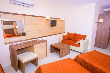 Bulharsko Slnečné Pobrežie Sea Breeze 11 dňový pobyt Raňajky Letecky Letisko: Košice June 2026 (23/06/26- 3/07/26)