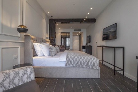 Vivid Blue Serenity - 28