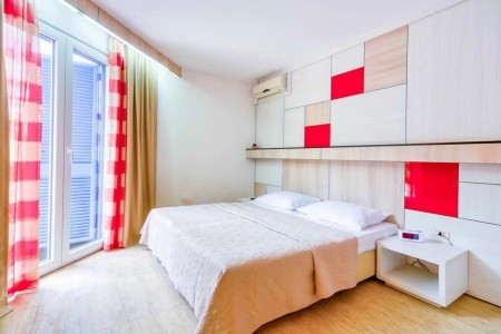 Čierna Hora Budva Slovenska Plaza 4* 8 dňový pobyt Polpenzia Letecky Letisko: Praha September 2025 ( 7/09/25-14/09/25)