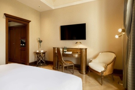 Česká republika Praha a okolie Carlo IV Prague 4 dňový pobyt Raňajky Vlastná November 2026 (26/11/26-29/11/26)