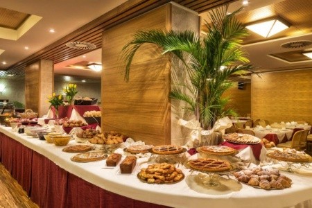 Itálie, Val di Fassa e Carezza, Regina Fassa, za <span>5.721</span> Kč