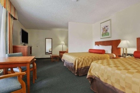 USA California Travelodge Inn By Wyndham Anaheim Disneyland Drive 14 dňový pobyt Raňajky Letecky Letisko: Viedeň September 2025 (18/09/25- 1/10/25)