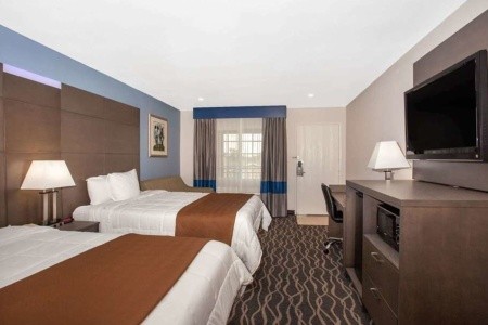 USA California Travelodge Inn By Wyndham Anaheim Disneyland Drive 14 dňový pobyt Raňajky Letecky Letisko: Viedeň September 2025 (18/09/25- 1/10/25)