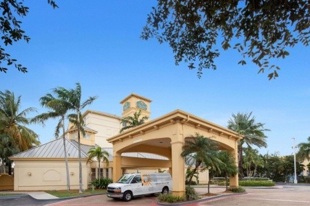 USA Miami La Quinta Inn & Suites Miami Airport West 14 dňový pobyt Raňajky Letecky Letisko: Praha October 2025 (24/10/25- 6/11/25)