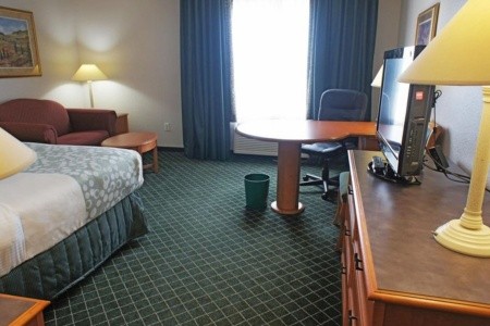 USA Miami La Quinta Inn & Suites Miami Airport West 14 dňový pobyt Raňajky Letecky Letisko: Praha October 2025 (24/10/25- 6/11/25)