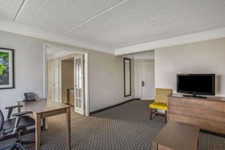 USA Miami La Quinta Inn & Suites Miami Airport West 14 dňový pobyt Raňajky Letecky Letisko: Praha October 2025 (24/10/25- 6/11/25)