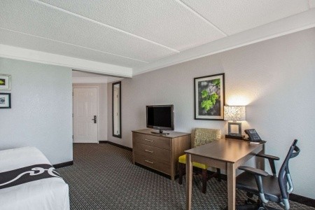 USA Miami La Quinta Inn & Suites Miami Airport West 14 dňový pobyt Raňajky Letecky Letisko: Praha October 2025 (24/10/25- 6/11/25)