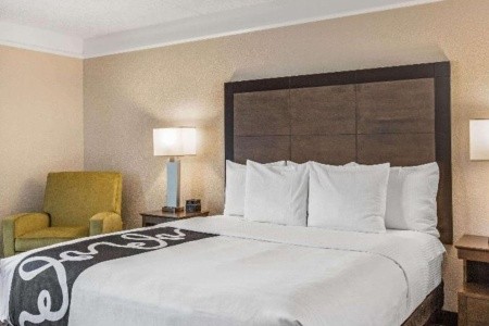 USA Miami La Quinta Inn & Suites Miami Airport West 14 dňový pobyt Raňajky Letecky Letisko: Praha October 2025 (24/10/25- 6/11/25)