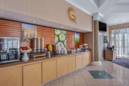 USA Miami La Quinta Inn & Suites Miami Airport West 14 dňový pobyt Raňajky Letecky Letisko: Praha October 2025 (24/10/25- 6/11/25)