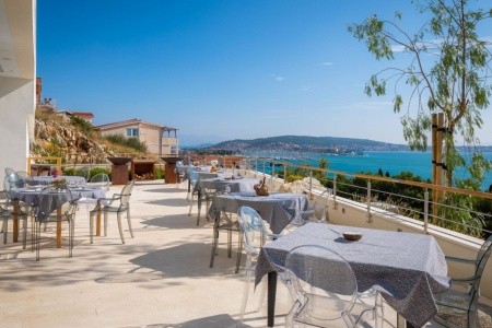 Chorvátsko Trogir Ola (Seget Donji) 9 dňový pobyt Polpenzia Letecky Letisko: Praha October 2025 (31/10/25- 8/11/25)