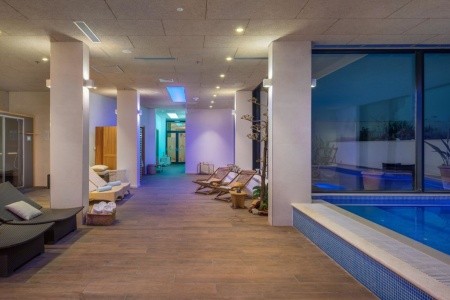 Chorvátsko Trogir Ola (Seget Donji) 9 dňový pobyt Polpenzia Letecky Letisko: Praha October 2025 (31/10/25- 8/11/25)