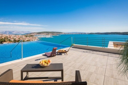 Chorvátsko Trogir Ola (Seget Donji) 9 dňový pobyt Polpenzia Letecky Letisko: Praha October 2025 (31/10/25- 8/11/25)