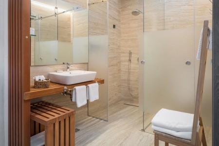 Chorvátsko Trogir Ola (Seget Donji) 9 dňový pobyt Polpenzia Letecky Letisko: Praha October 2025 (31/10/25- 8/11/25)