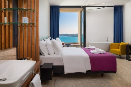 Chorvátsko Trogir Ola (Seget Donji) 9 dňový pobyt Polpenzia Letecky Letisko: Praha October 2025 (31/10/25- 8/11/25)