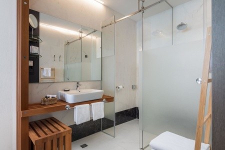 Chorvátsko Trogir Ola (Seget Donji) 9 dňový pobyt Polpenzia Letecky Letisko: Praha October 2025 (31/10/25- 8/11/25)