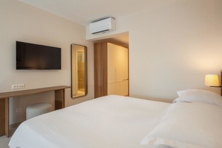 Chorvátsko Makarská riviéra Bluesun Holiday Village Afrodita 10 dňový pobyt Raňajky Letecky Letisko: Praha October 2025 ( 8/10/25-17/10/25)