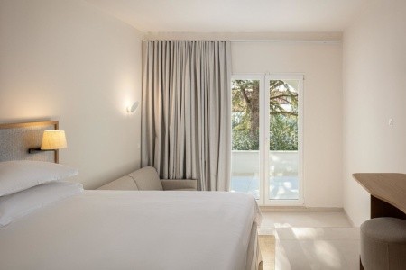 Chorvátsko Makarská riviéra Bluesun Holiday Village Afrodita 10 dňový pobyt Raňajky Letecky Letisko: Praha October 2025 ( 8/10/25-17/10/25)