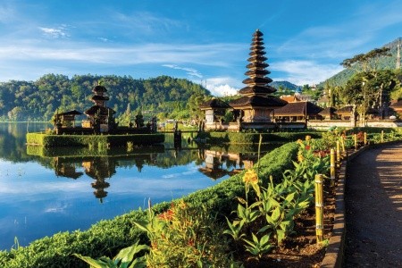 Za koupáním a poznáváním Bali