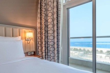 Spojené arabské emiráty Ras Al Khaimah Radisson Resort Ras Al Khaimah Marjan Island 14 dňový pobyt Raňajky Letecky Letisko: Praha August 2025 (11/08/25-24/08/25)