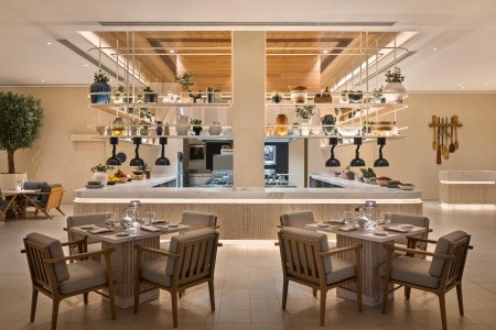 Spojené arabské emiráty Fujairah Palace Beach Resort Fujairah 12 dňový pobyt All Inclusive Letecky Letisko: Bratislava January 2026 (29/01/26- 9/02/26)