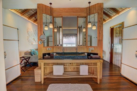 Constance Moofushi - 127