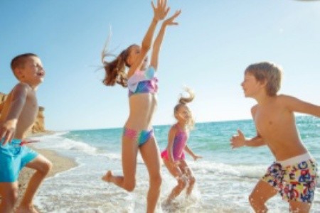 Letní destinace stvořené pro dovolenou s dětmi