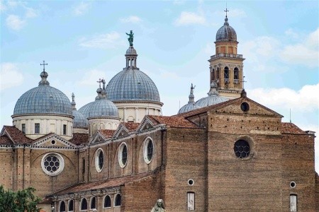 ITÁLIE - BENÁTKY, PADOVA, ARQUÀ PETRARCA