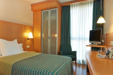 Španielsko Barcelona Nh Porta Barcelona (Sant Just Desvern) 9 dňový pobyt Raňajky Letecky Letisko: Praha October 2025 (17/10/25-17/10/25)