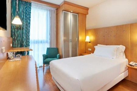 Španielsko Barcelona Nh Porta Barcelona (Sant Just Desvern) 9 dňový pobyt Raňajky Letecky Letisko: Praha October 2025 (17/10/25-17/10/25)