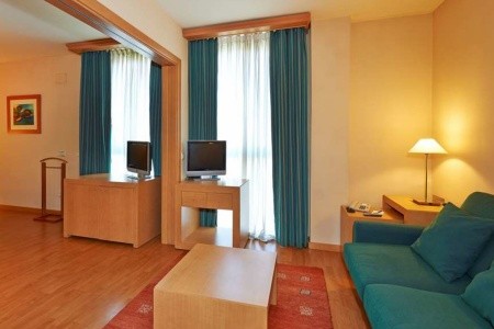 Španielsko Barcelona Nh Porta Barcelona (Sant Just Desvern) 9 dňový pobyt Raňajky Letecky Letisko: Praha October 2025 (17/10/25-17/10/25)