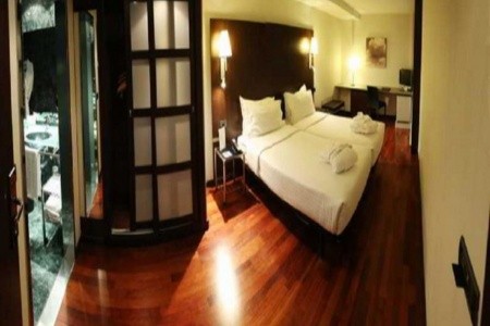 Španielsko Barcelona Vilamari 13 dňový pobyt Raňajky Letecky Letisko: Praha October 2025 (31/10/25-12/11/25)