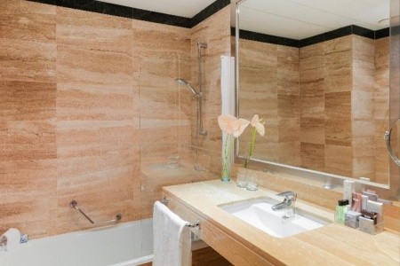 Španielsko Barcelona H10 Universitat 10 dňový pobyt Raňajky Letecky Letisko: Praha October 2025 (12/10/25-21/10/25)