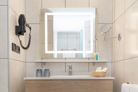 R2 Maryvent Beach Apartment - 29