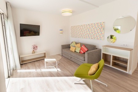 R2 Maryvent Beach Apartment - 32