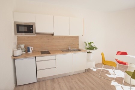 R2 Maryvent Beach Apartment - 33