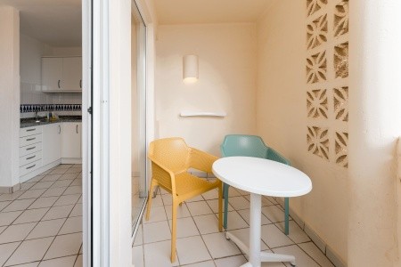 R2 Maryvent Beach Apartment - 40