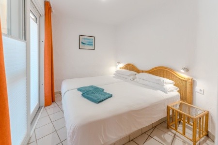 R2 Maryvent Beach Apartment - 41