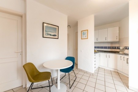 R2 Maryvent Beach Apartment - 42