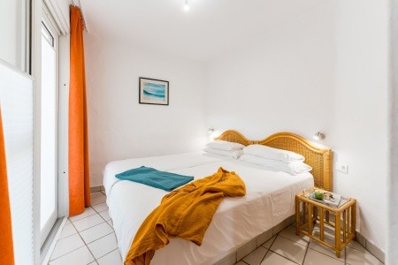 R2 Maryvent Beach Apartment - 44