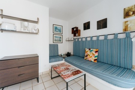 R2 Maryvent Beach Apartment - 56