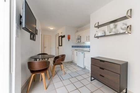 R2 Maryvent Beach Apartment - 57