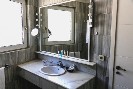 R2 Maryvent Beach Apartment - 81