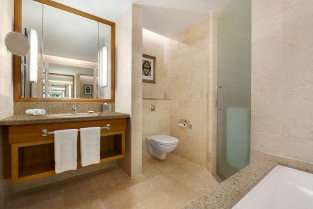 Omán Muscat Shangri-La Barr Al Jissah Resort & Spa - Al Waha 8 dňový pobyt Raňajky Letecky Letisko: Praha March 2026 ( 2/03/26- 9/03/26)