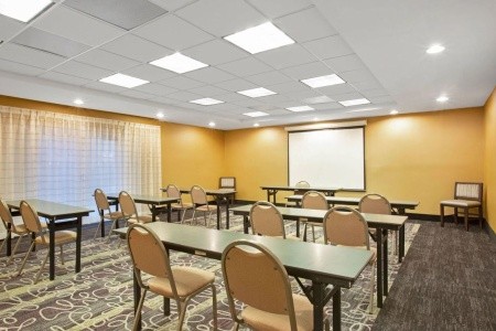 USA Miami La Quinta Inn & Suites Miami Airport West 14 dňový pobyt Raňajky Letecky Letisko: Praha October 2025 (24/10/25- 6/11/25)