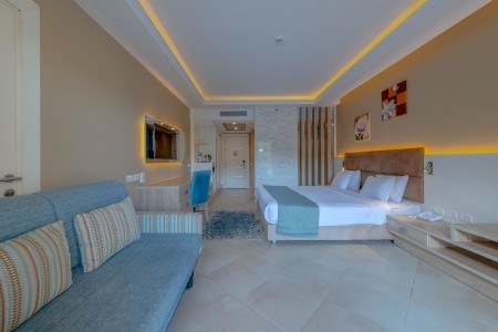 Egypt Hurghada Titanic Royal Resort 11 dňový pobyt Ultra All inclusive Letecky Letisko: Viedeň May 2026 (14/05/26-24/05/26)