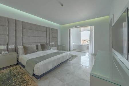 Egypt Hurghada Titanic Royal Resort 11 dňový pobyt Ultra All inclusive Letecky Letisko: Viedeň May 2026 (14/05/26-24/05/26)